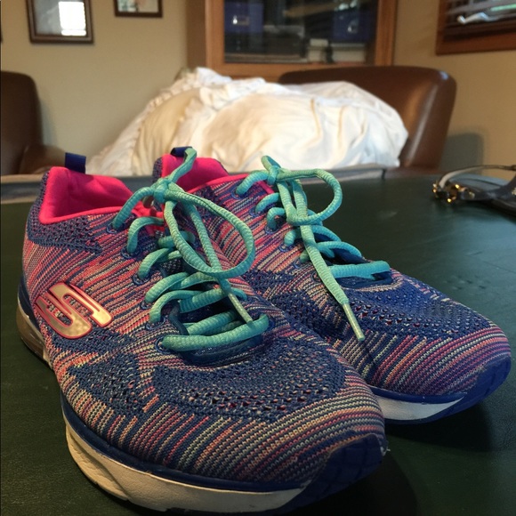 Skechers gym shoes - Picture 3 of 6